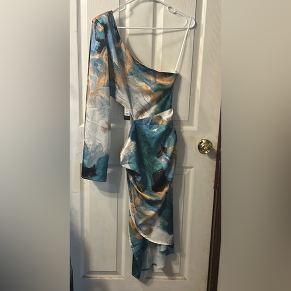 Fashion Nova Dresses & Skirts - FASHION NOVA NWT Size M Gossip Girl Satin Midi Dress. Teal/combo